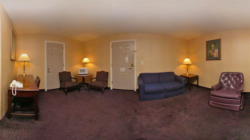 Comfort Suites Red Bluff Near I-5 Buitenkant foto