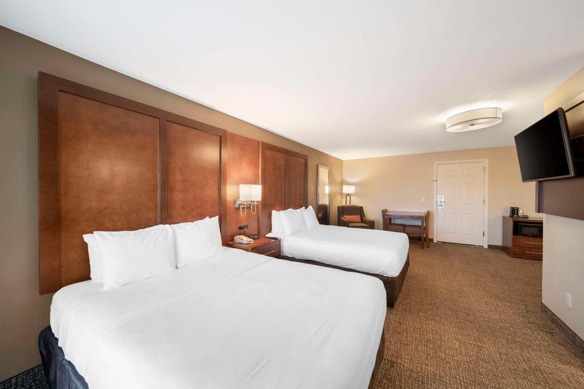 Comfort Suites Red Bluff Near I-5 Buitenkant foto
