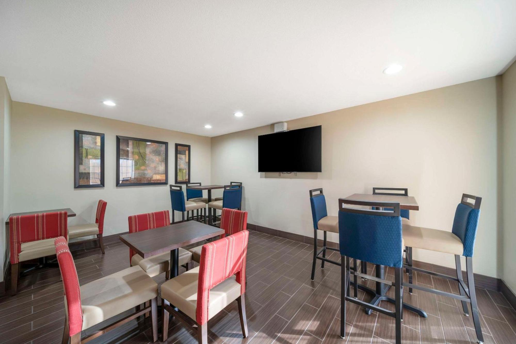 Comfort Suites Red Bluff Near I-5 Buitenkant foto