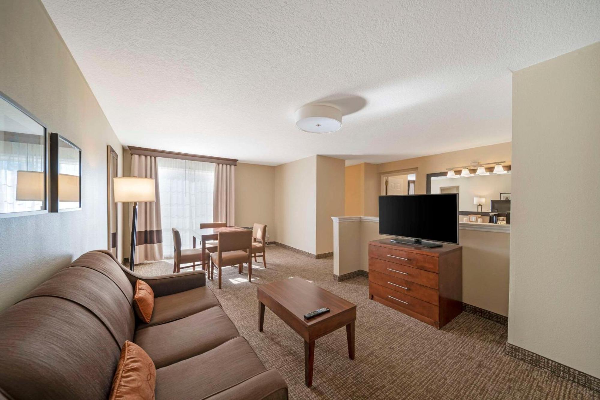 Comfort Suites Red Bluff Near I-5 Buitenkant foto