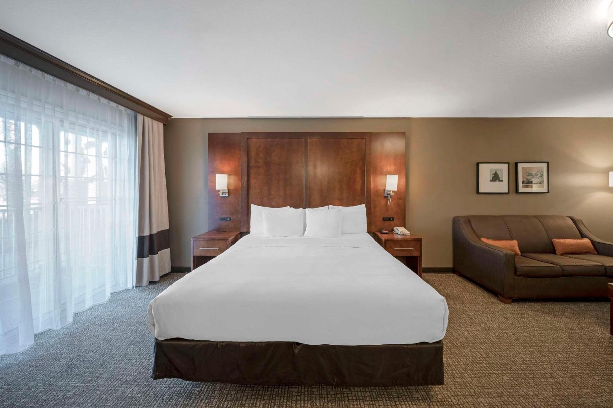 Comfort Suites Red Bluff Near I-5 Buitenkant foto