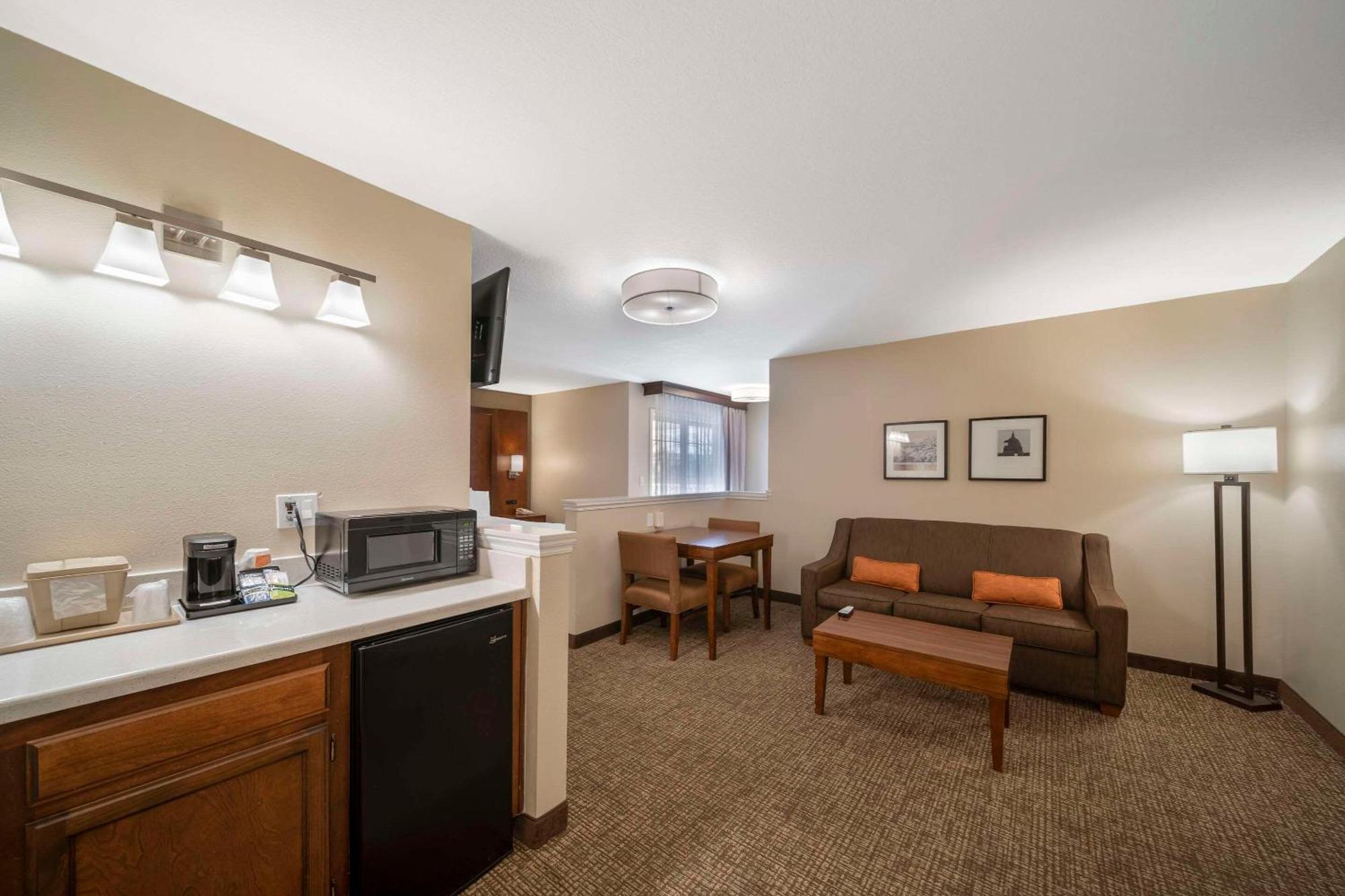 Comfort Suites Red Bluff Near I-5 Buitenkant foto